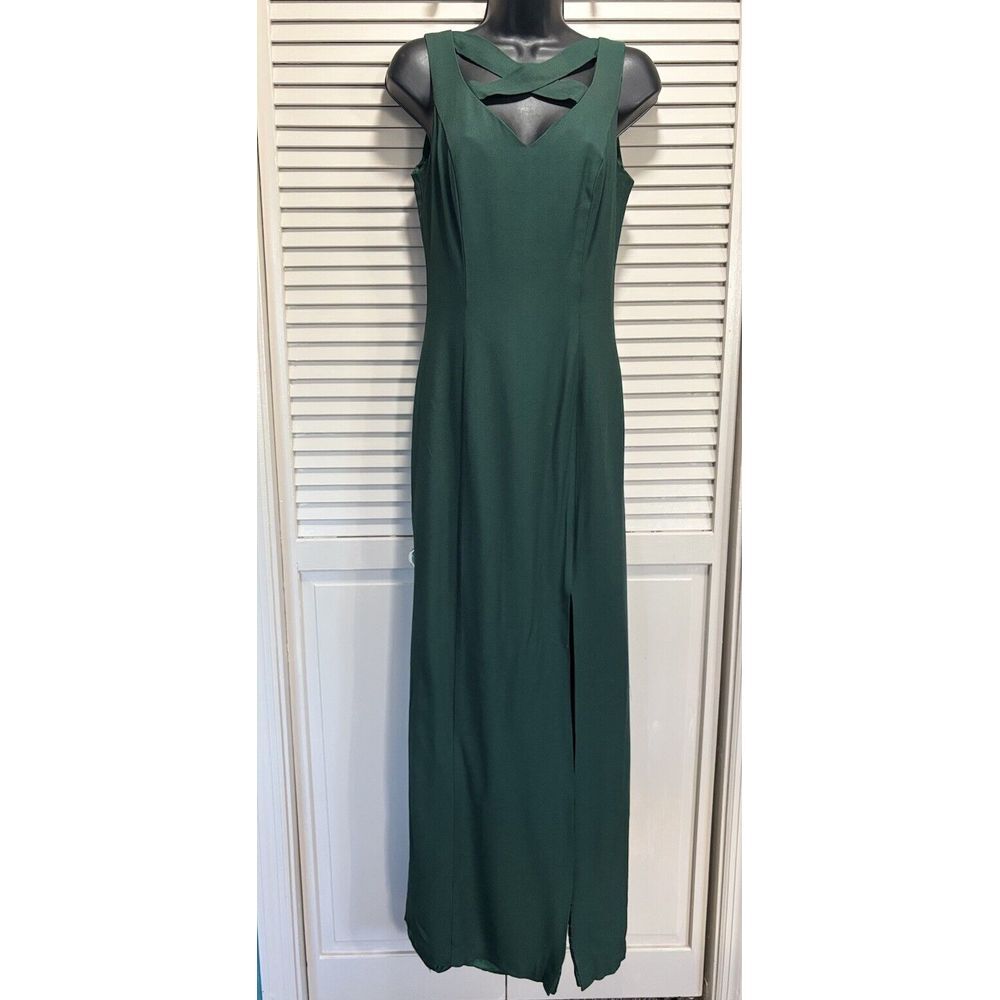 Loralie‎ Maxi Formal Dress Sleeveless Green Strap V Neck Lined Size 6 Back Zip